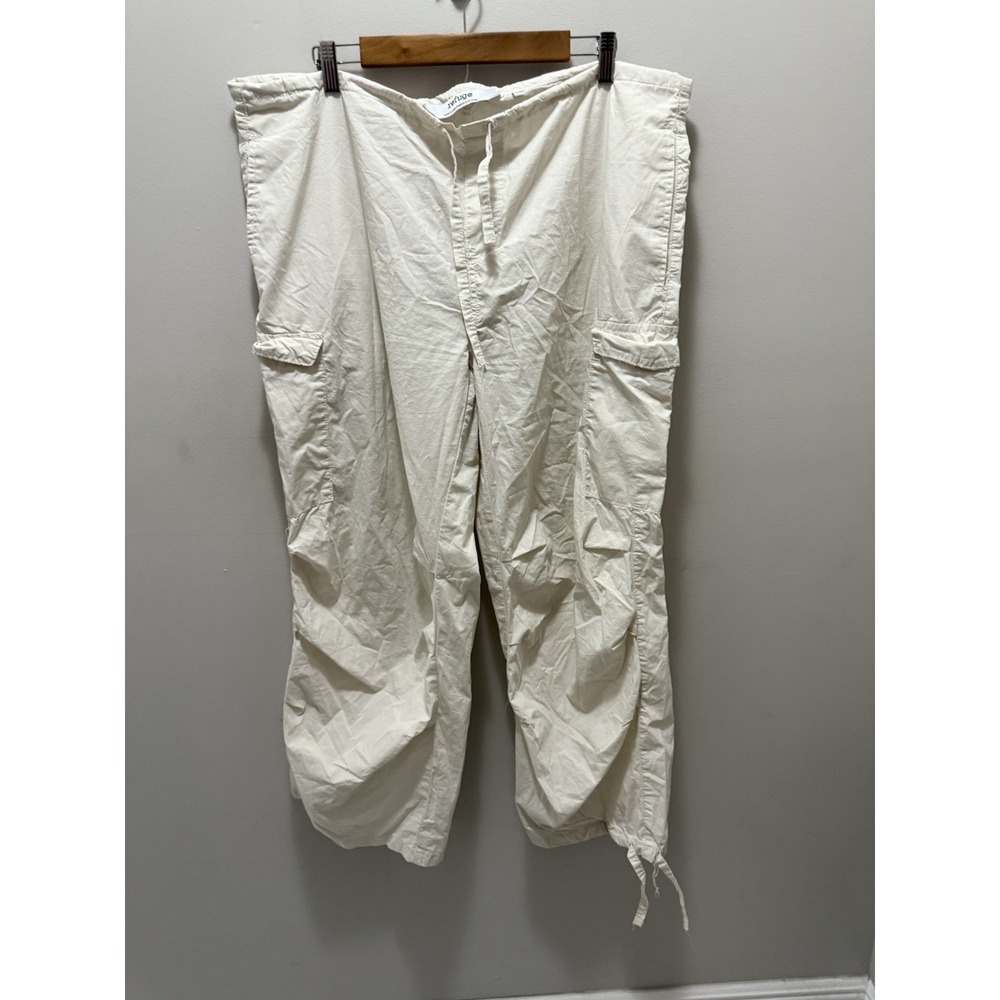 Refuge Cargo Pants – Women's Beige Utility Parachute Pants – Size‎ Large Y2K